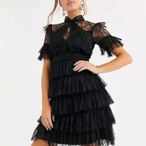 Säljer denna jätte fina by malina klänningen, använd ett fåtal gånger!❤️💕 pris kan diskuteras!!❤️❤️