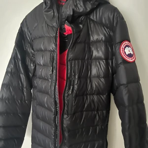 Canda goose jacka  - Storlek s Pris 900kr  Kan skicka fler bilder 
