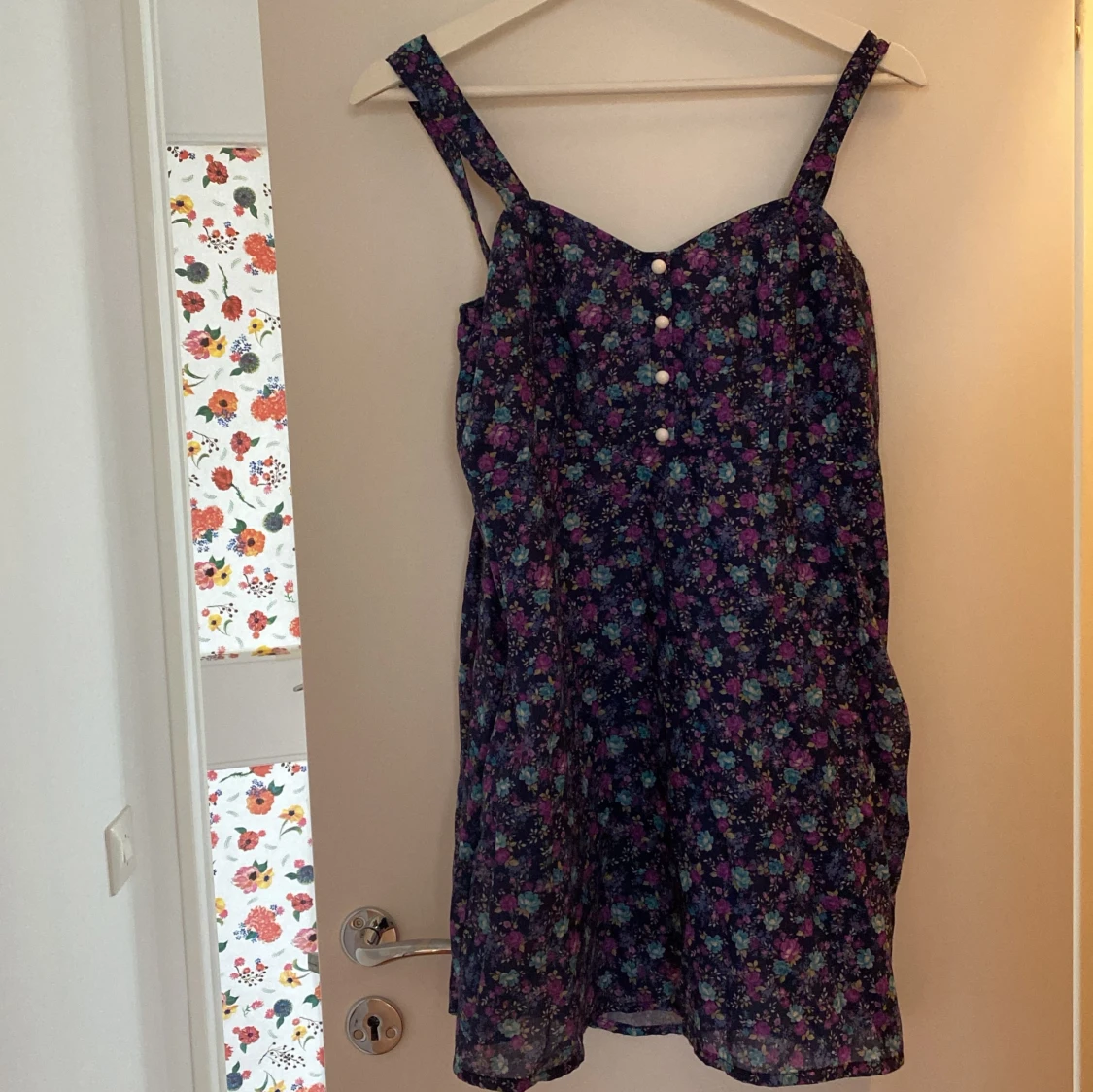 Blommig klänning  - 90