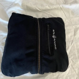 Zip up hoodie - Använd men i fint skick Storlek 160