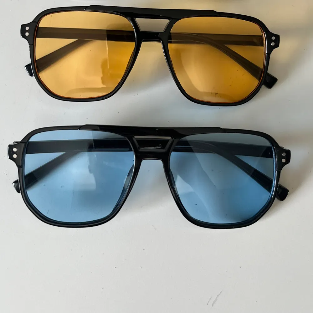 Somriga solglasögon 2-pack!  Perfekta till sommaren! Hög kvalite för lågt pris❗️Pris kan diskuteras❗️. Övrigt.