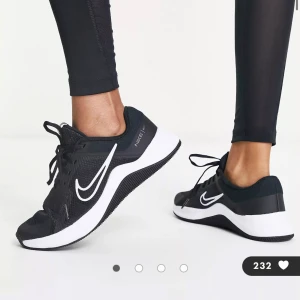 Nike MC Trainer 2 - Storlek 36 - Använda ett fåtal gånger, insåg att jag köpt fel storlek. De är tvättade efter sista gången jag använde de. De är som nya och i väldigt fint skick! Storlek 36.