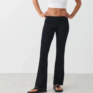 Svarta yogapants  - Vill någon byta sina yogapants från gina i storlek xs mot mina S? (Inte barnstorlek)