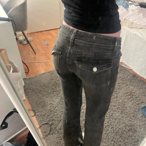 As snygga jeans med cola bakfickor - Superfina jeans med coola bakfickor k barn storlek 164 men passar mig bra som brukar ha 34/xs