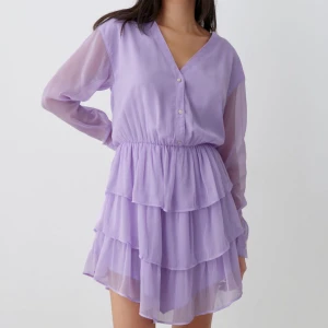 klänning  - från Gina Tricot, ny med prislapp. nypris var 399kr 