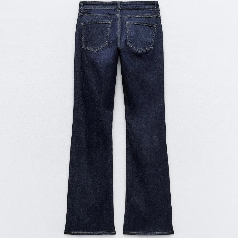Snygga jeans från Zara. Pris diskuteras vid snabb affär. Bra på mig som vanligtvis när storlek xs/s och är 164 cm! 8/10 bra skick. Jeans & Byxor.