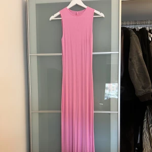 Skims klänning - Super fin klänning ifrån skims. Passar storlek xs-m