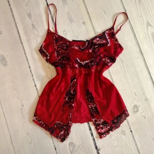 Linne - Super coquette linne bra skick! Snälla någon köp den är öppen för förhandlingar😩🫶