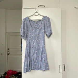 Klänning Nelly - Sommardrömklänning i mycket bra skick