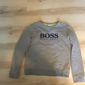 Boss tröja bra skick pris kan diskuteras vid snabb affär 