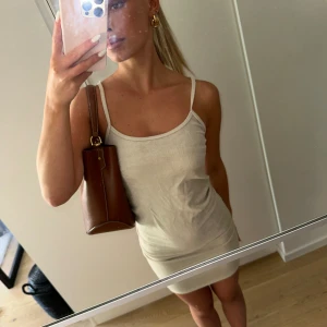 Klänning - Frotté klänning från zara, storlek xs-s 🤎