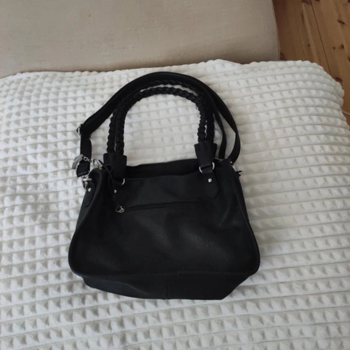 svart väska  - 90