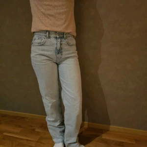 Blå jeans  - Blå jeans från Gina, fint skick använda få tal gånger🤍
