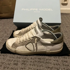 Philippe model - INTRESSE KOLL, ge bud. Hör av er vid frågor eller funderingar!