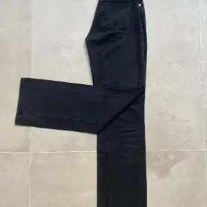 Jättesnygga svarta jeans! Pris kan diskuteras💕