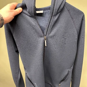 Houdini mono air som ny - En Houdini av modellen mono air. Skick som ny men använd ett par ggr men lite för liten för mig 9/10 skick. Nypris 1500kr