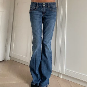 Lowwaist bootcut jeans - Säljer mina så snygga lowwaist bootcut jeans ifrpn American Eagle🙌🏿❤️❤️