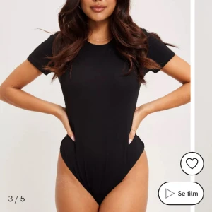 Basic tee body - Basic tee body från nelly.com Aldrig använd och i nyskick! Nypris 199kr