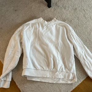 Sweatshirt från weekday - Fint skick, strl xs/s Nypris 499