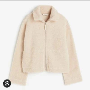 Teddy jacka  - Använd fåtal gånger 