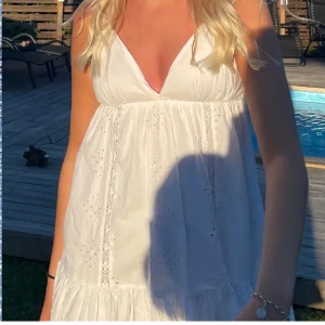 fin vit klänning - fin som midsommar & studentklänning 💖