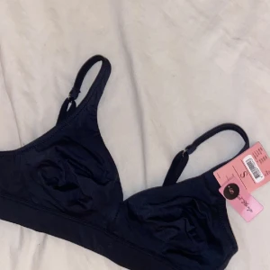 Hunkemöller Strl S - Helt ny, Strl S  Hämtas i skogås ellee möta upp!