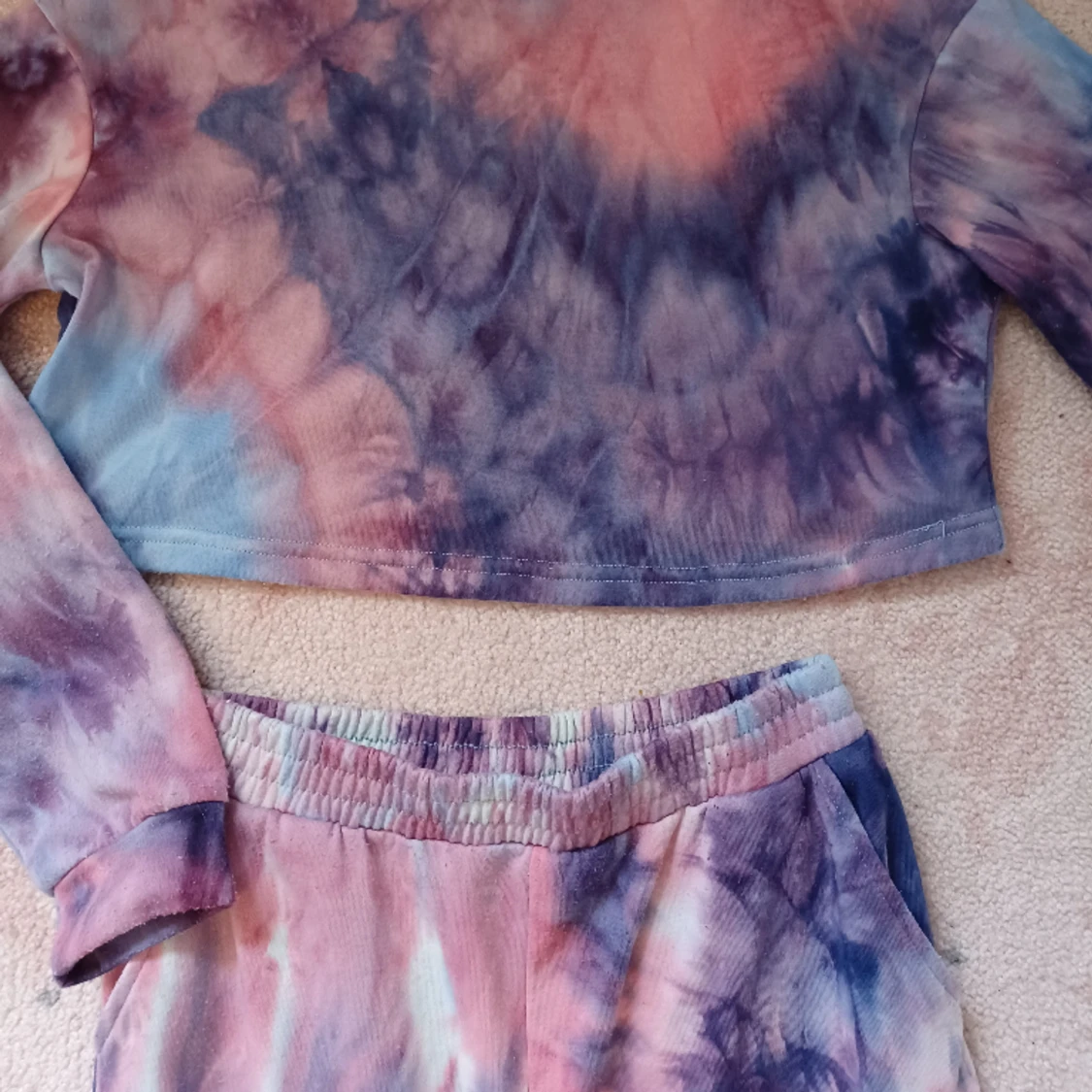 Jättefint mjukisset mjukisbyxor + tröja från Shein - 90