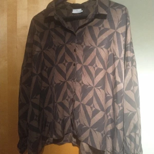 Jätte fin tröja från Kaffe i storlek 46 - Jätte fint skick! Storlek 46