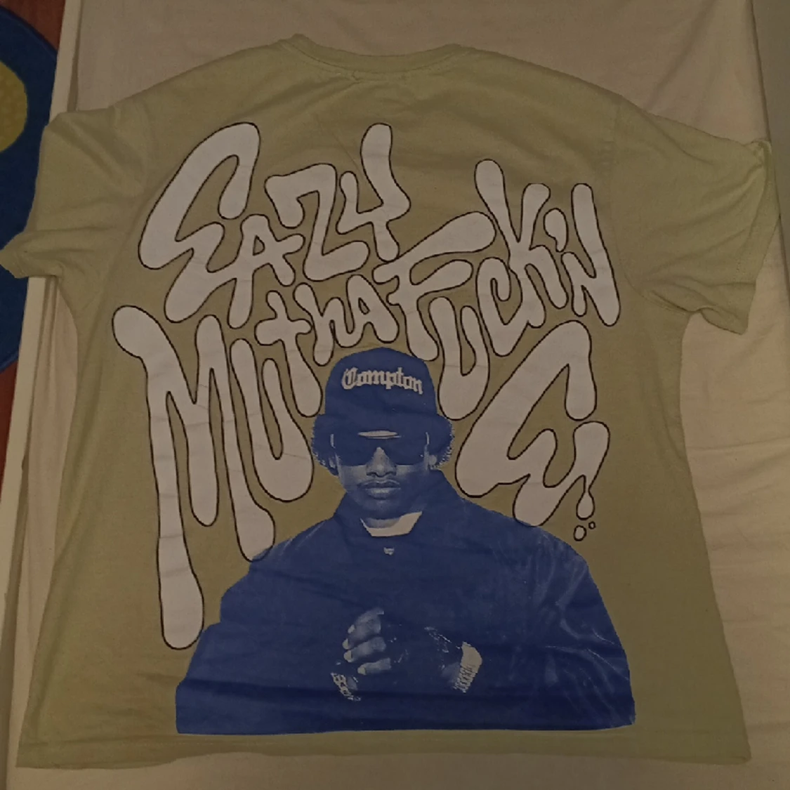 Ease e, t shirt  - 90