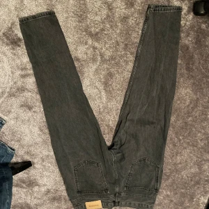 Pull&Bear jeans - Knappt använda, sitter bra i midjan och inte för varma.