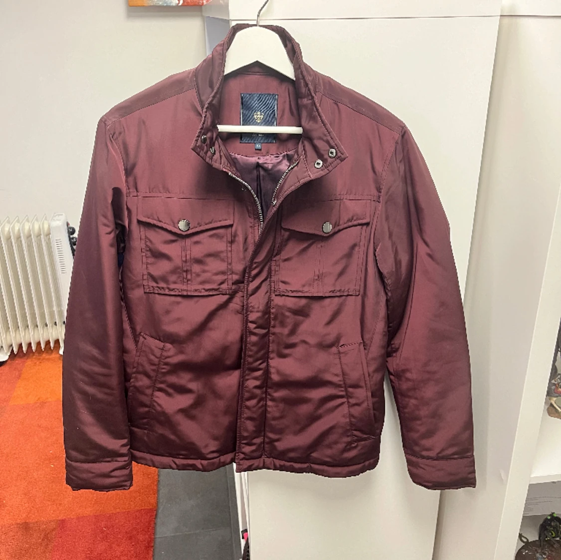 Vinröd jacka från Riley - 90