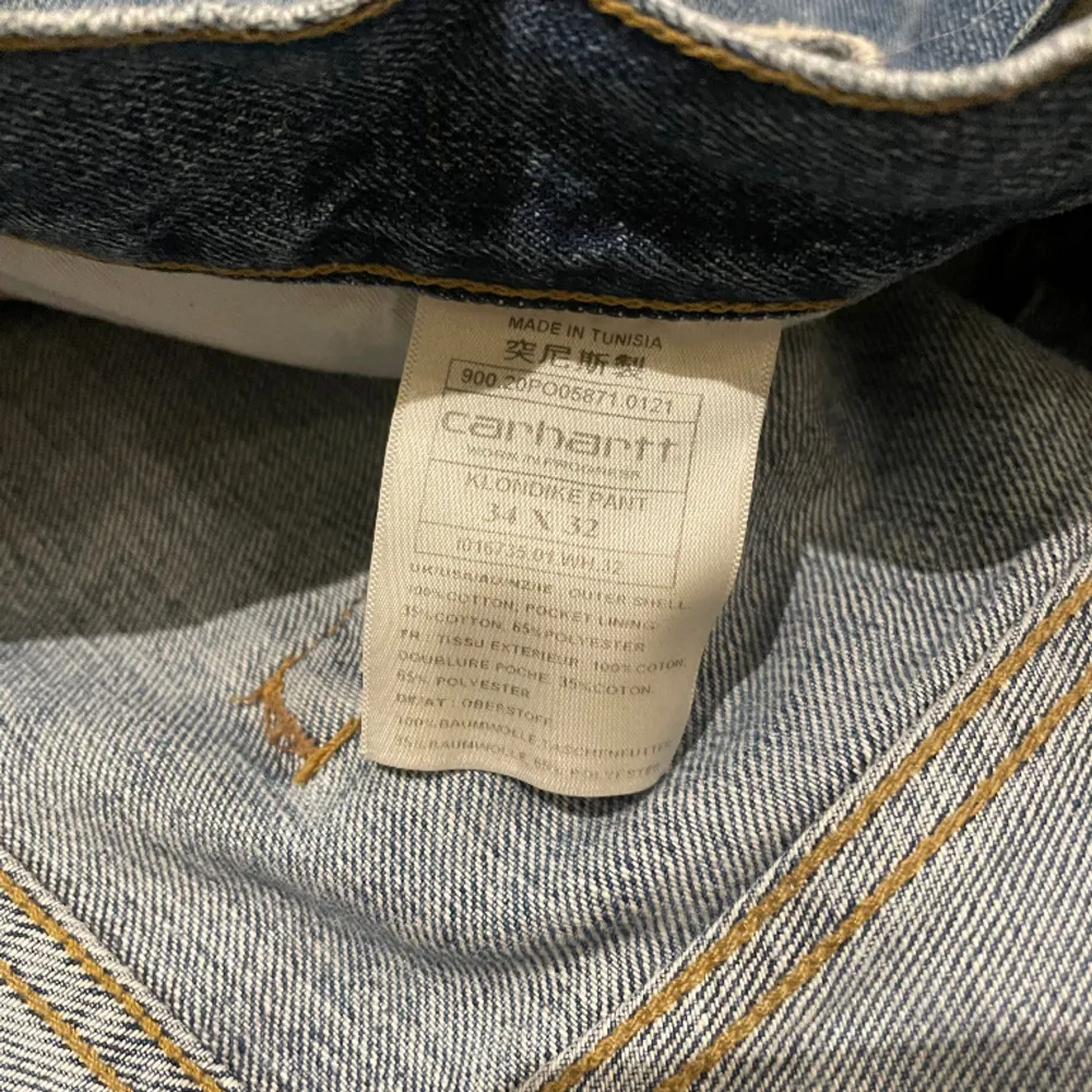 Vintage Cartartt jeans. Bra skick förutom ett hål vid höger häl. Nypris ungefär 1000. Skriv för frågor eller mått.. Jeans & Byxor.