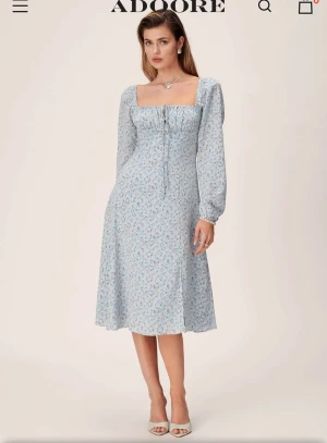 Adoore klänning  - Adoore Venice dress. Helt ny med prislapp kvar. Storlek 40 men mer som en 38. 