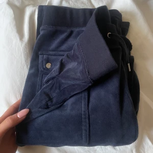 Juciecoutur - Säljer mina jätte sköna byxor från juicy couture 