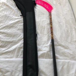 Bandyklubba  - En råsa bandy kluba har bara använt 2 gånger. 120cm lång kommer med skal