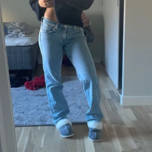Low waist jeans - Säljer mina jeans från Gina Tricot