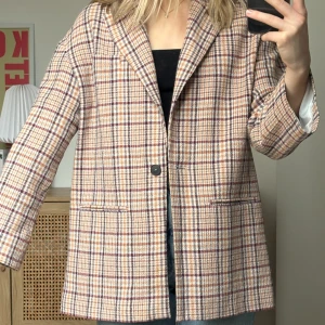 Blazer - Skitsnygg rutig blazer😇 Storlek: S