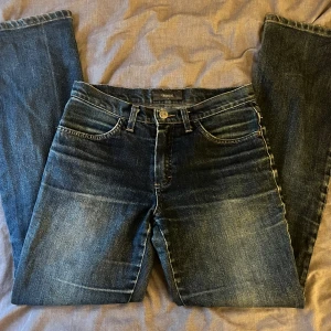 Lowwaist Filippa K jeans  - Säljer dessa supersnygga Filippa K jeans då dom tyvärr är förstora på mig. Dom är i superfint skick då dom knappt är använda💕