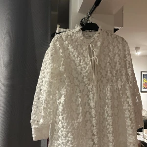 studentklänning - Supersöt studentklänning.💕Köpt på Plick men aldrig använt själv. 