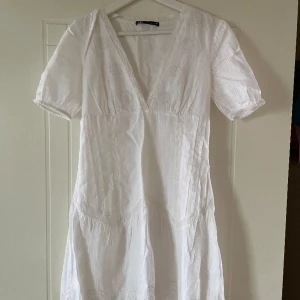 Studentklänning - Super fin klänning till sommaren, Använd en gång! 