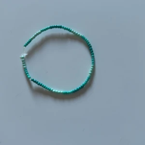 Pärlarmband  - Bra skick! Passar bra