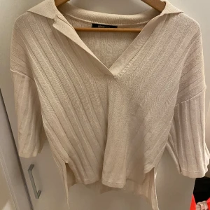 Topp - strl xs/s. använd 2 ggr, köparen står för frakten!