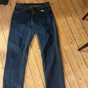Nudie jeans - Grymt snygga nudie jeans, knappt använda, rad Rufus modellen storlek 33/34, nypris 1600