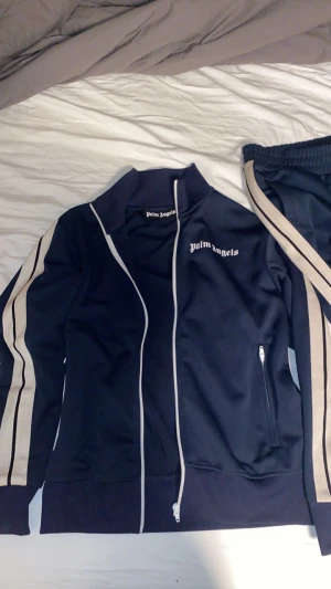 Palm angels Dress - Säljer min Palm angels dress då den inte kommer till användning, självklart äkta