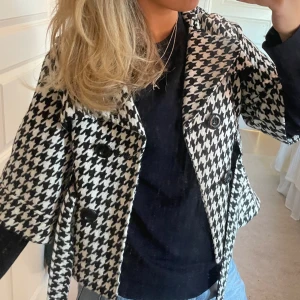 Trekvartsärmad jacka - Sjukt snygg nu till våren!!💘