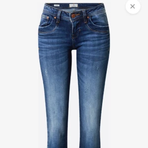 ltb jeans  - helt oanvända ltb jeans i storlek 28/36, toppen skick men säljer då de inte är min stil💕