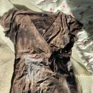 Cool vintage topp - Ascool, lite stor för mig tyvärr. Passar s-m skulle jag säga❣️