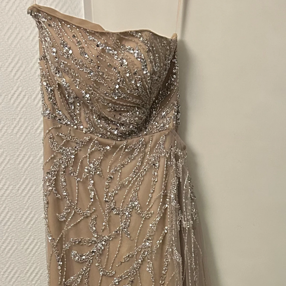 Förlovningsklänning.