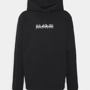 Napapijri hoodie - En super skön hoodie i nyskick! Vet tyvärr inte storlek men skulle tippa på en S/M. Nypris 900kr, mitt pris 400kr