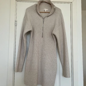 Stickad klänning  - Stickad klänning från H&M 